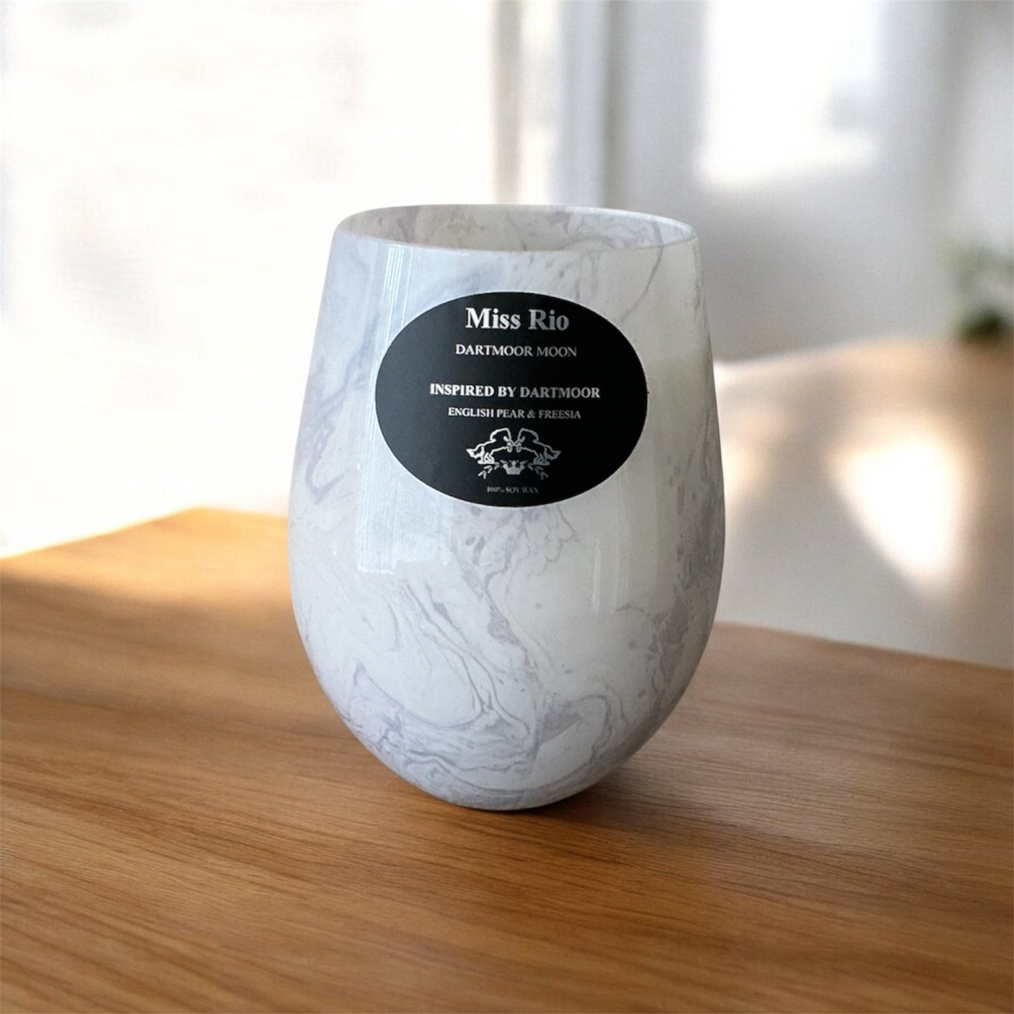 Dartmoor Moon candle with English Pear & Freesia scent close- up