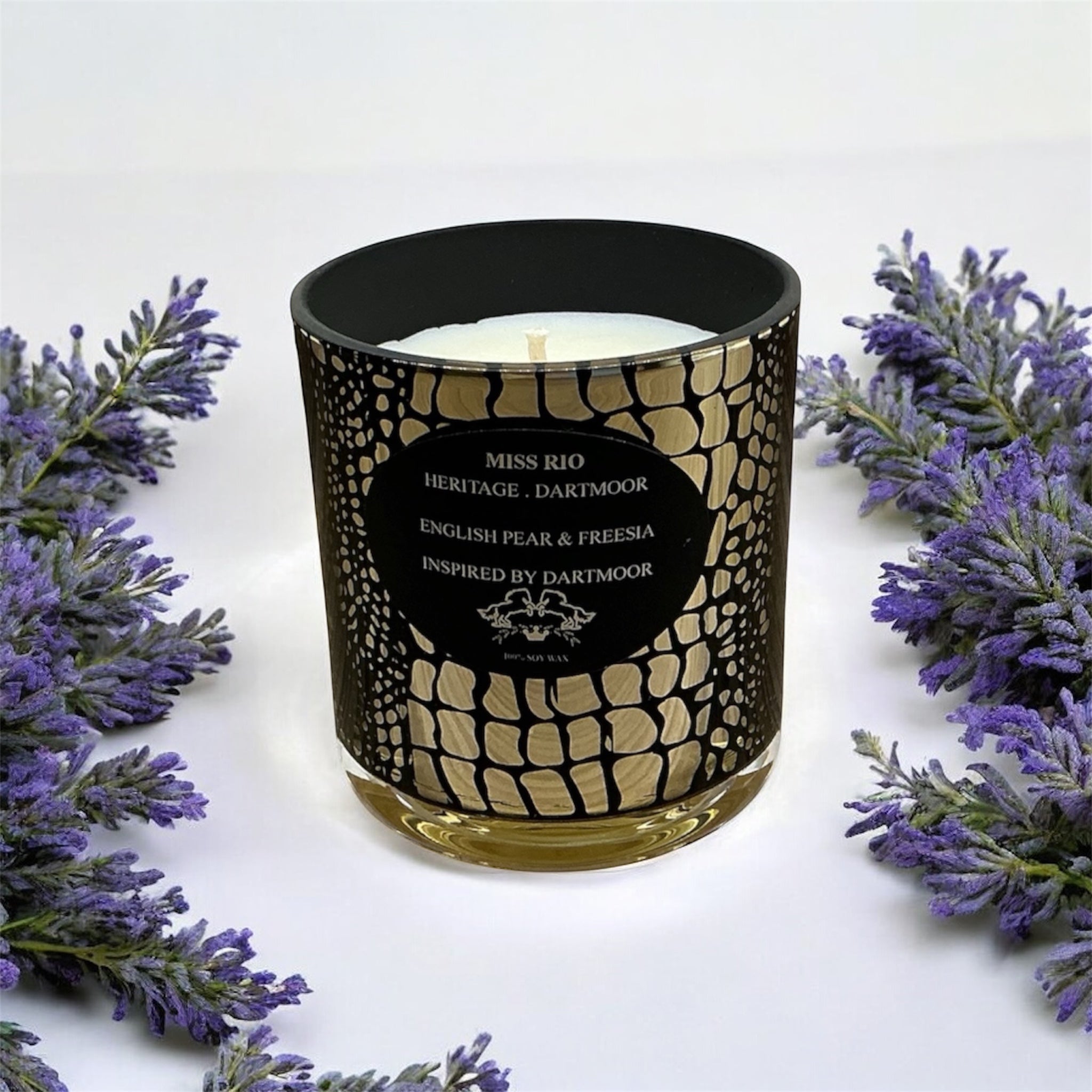 Small vogue candle English Pear & freesia luxury black and gold vessel.